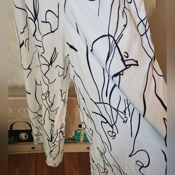 Shein Elegant White and Black Patterned Jumpsuit (NWOT) - Picture 4 of 8